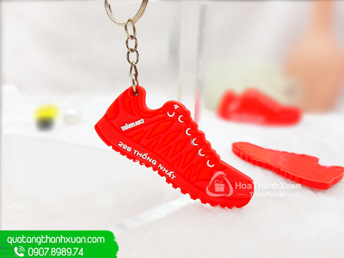 moc khoa cao su duc khuon doi giay Móc Khóa Cao Su Đúc Khuôn Đôi Giày