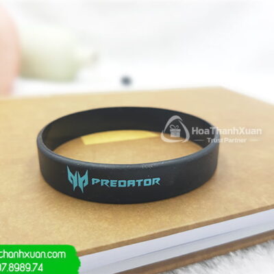 Vòng Tay Cao Su Đen In Logo Predator