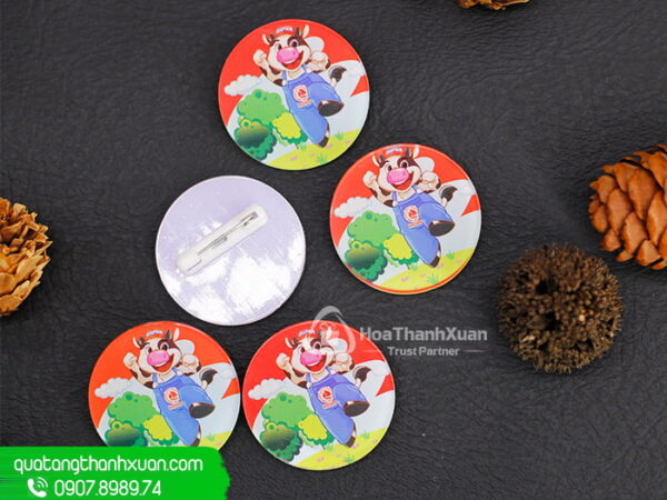 Huy Hiệu Mica In Logo Theo Yêu Cầu Khách Hàng