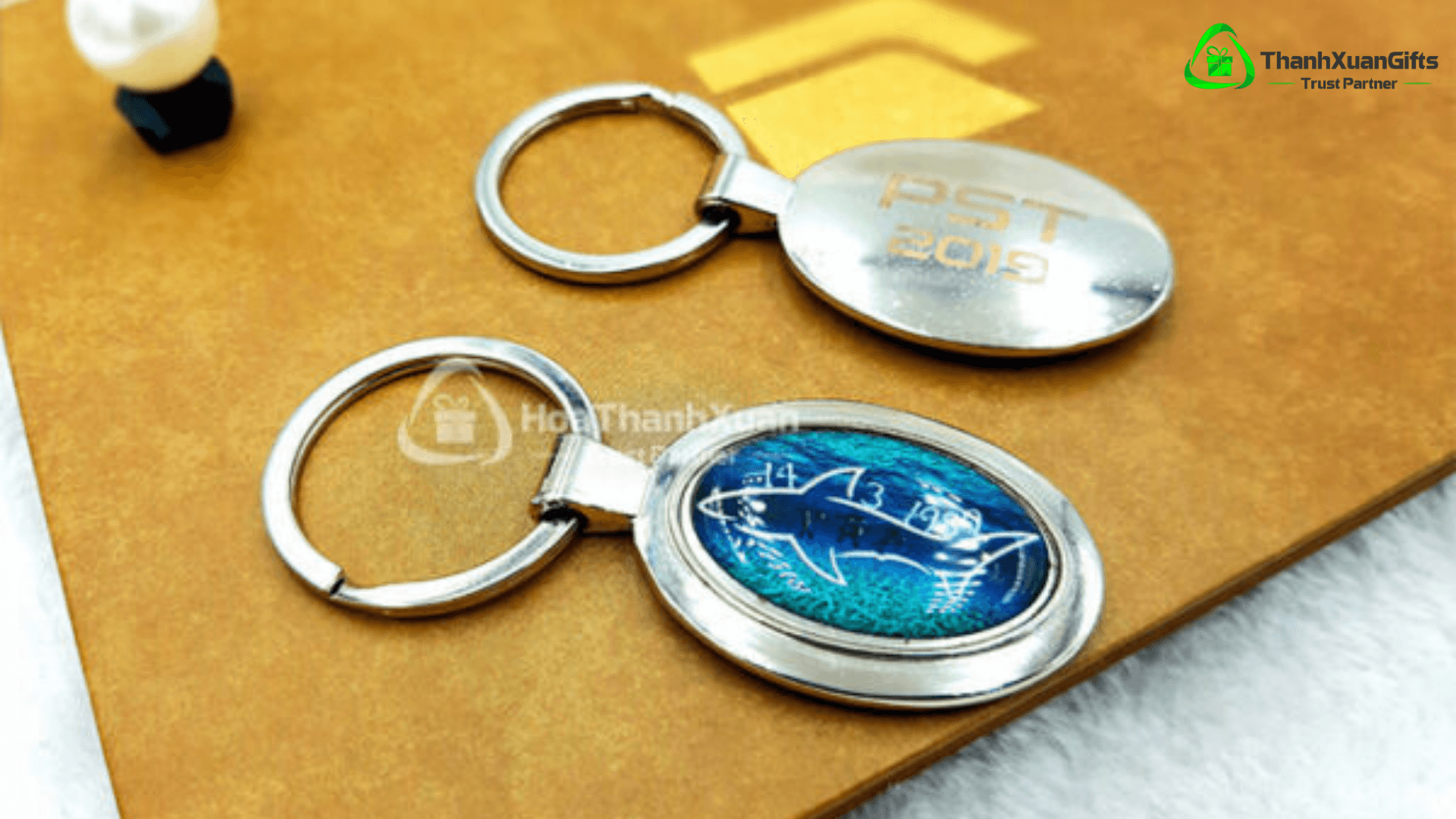 Móc khóa kim loại